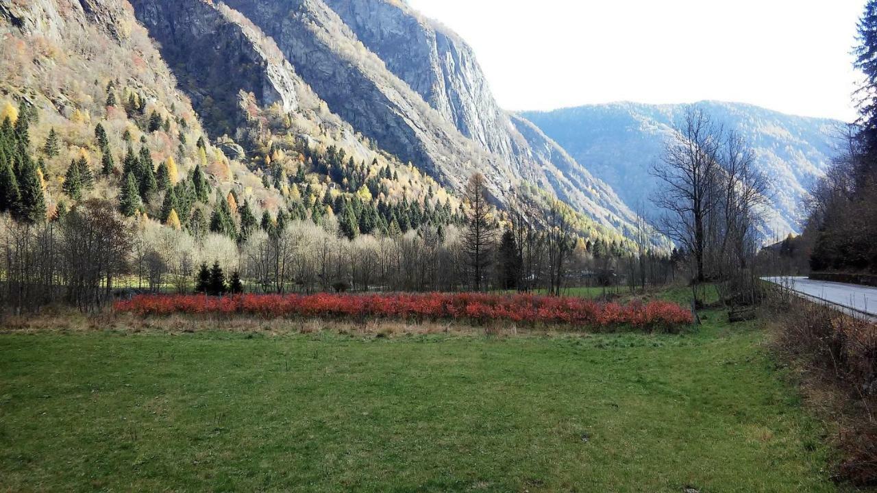 Hotel Ristorante Sasso Remenno Val Masino Екстер'єр фото