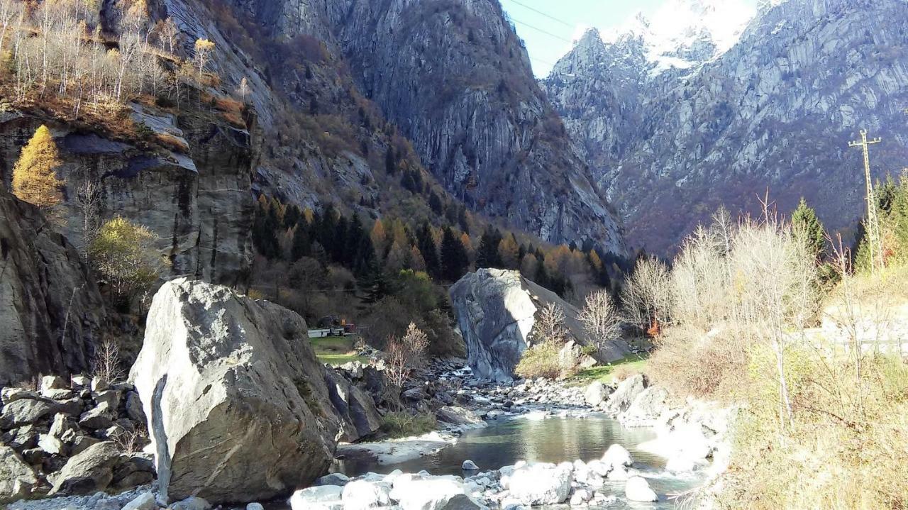 Hotel Ristorante Sasso Remenno Val Masino Екстер'єр фото