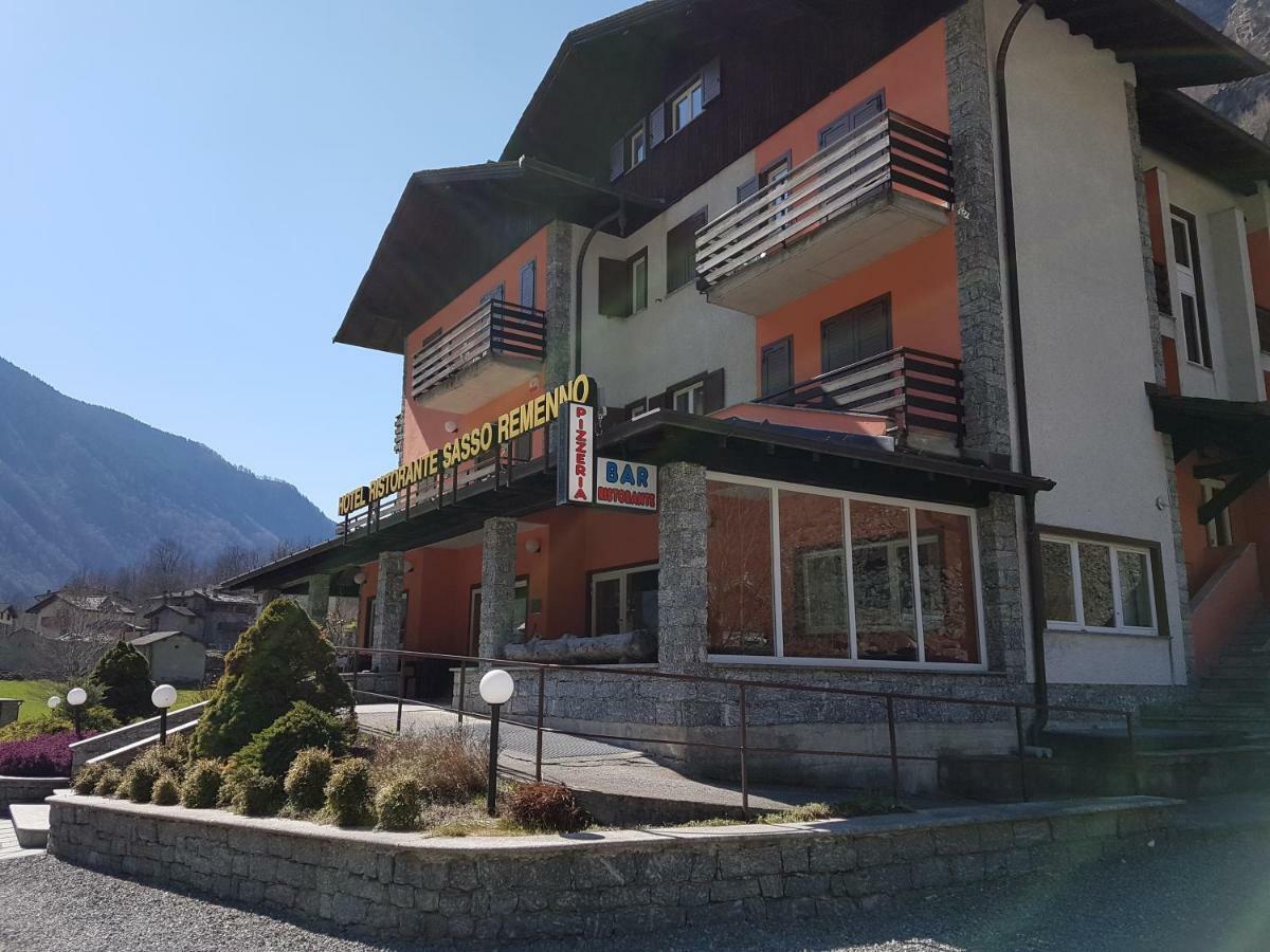 Hotel Ristorante Sasso Remenno Val Masino Екстер'єр фото